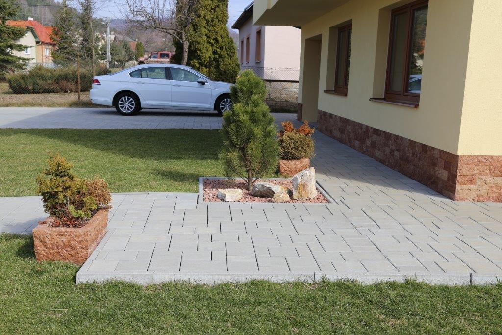 Exteriérový kamenný obklad a záhradné doplnky z kameňa